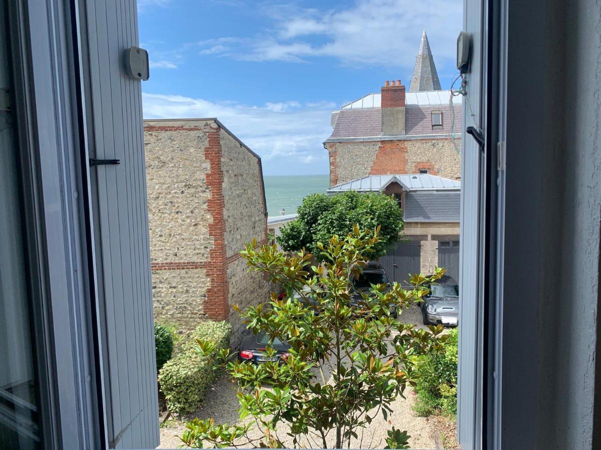Studio Vue Mer A 2 Min De La Plage Villerville Exterior photo